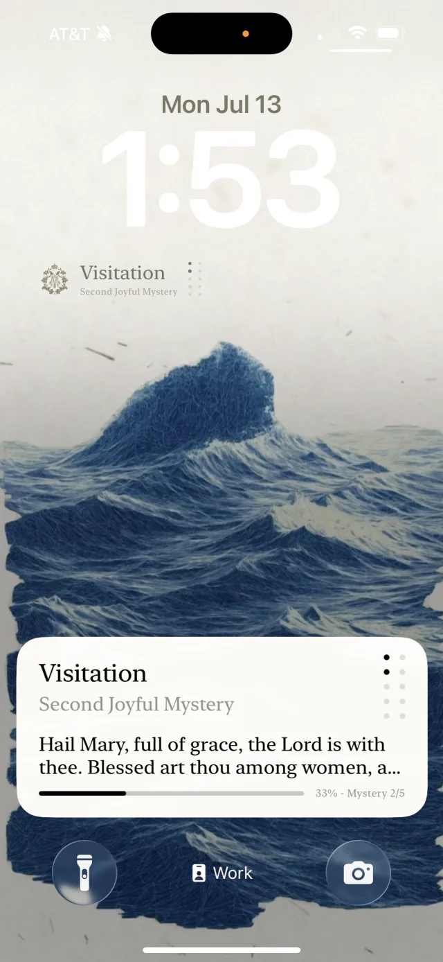 RSRY Live Activity showing the active mystery, prayer text, and rosary progress on the Lock Screen.